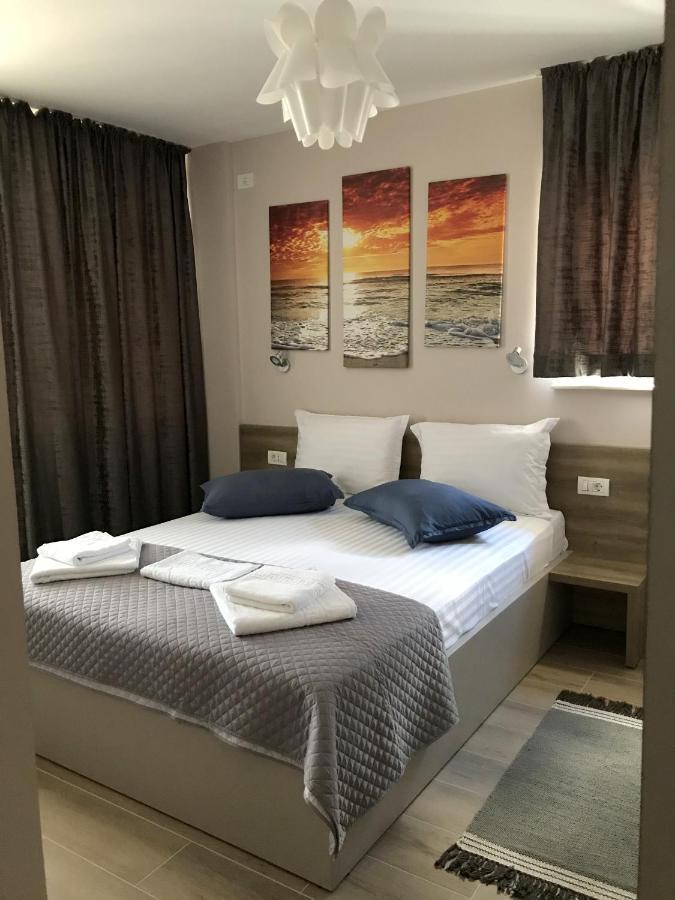 Medusa Mamaia Nord Hotel นาโวดาริ ภายนอก รูปภาพ