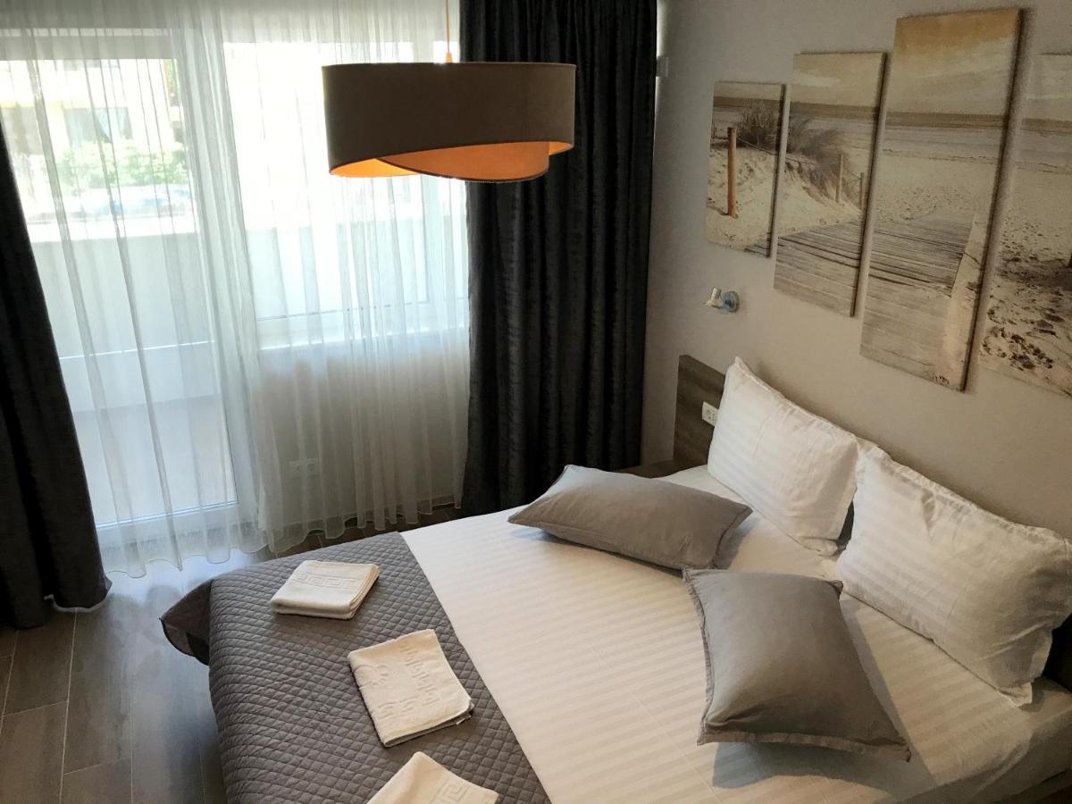 Medusa Mamaia Nord Hotel นาโวดาริ ภายนอก รูปภาพ