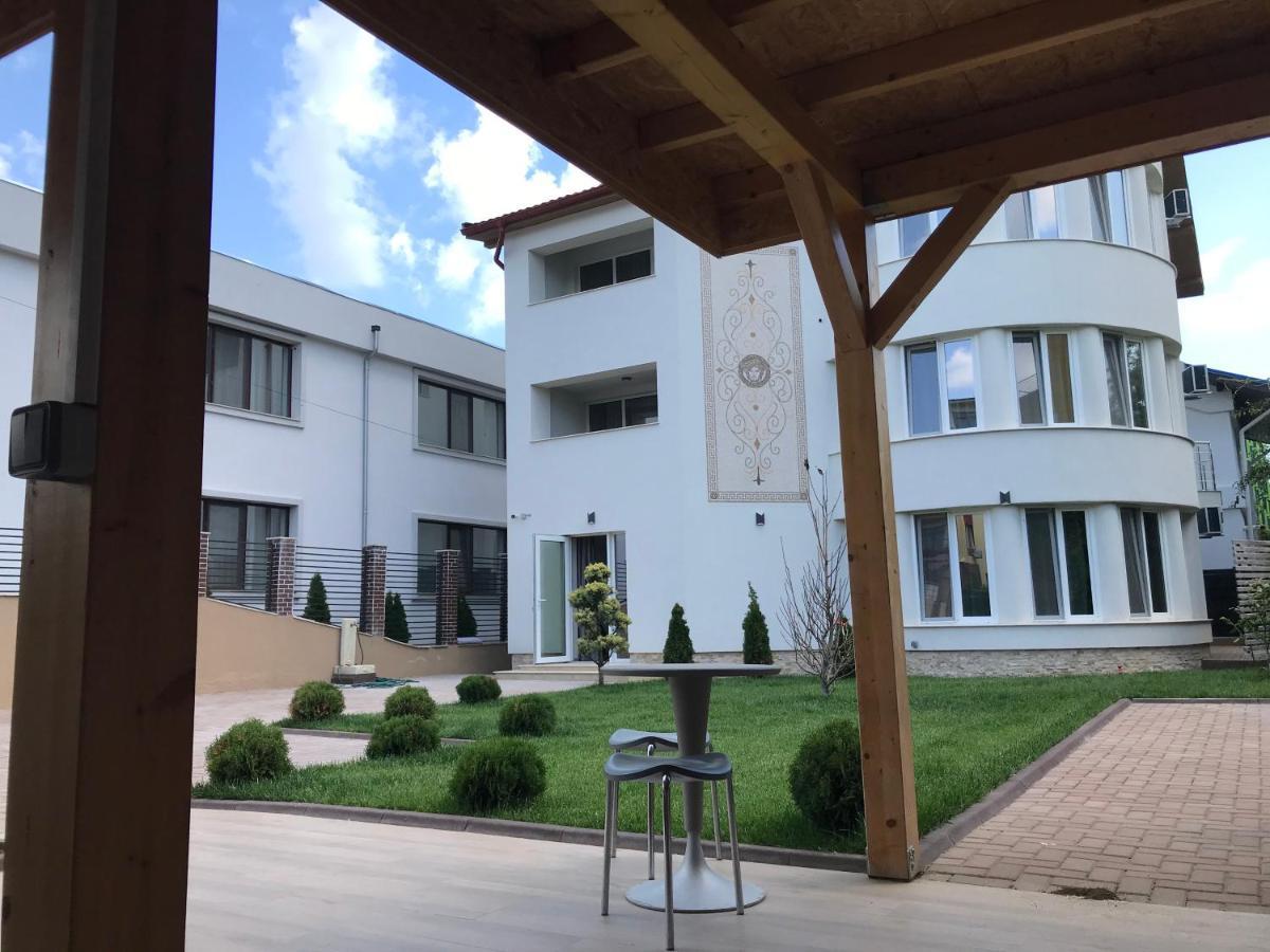 Medusa Mamaia Nord Hotel นาโวดาริ ภายนอก รูปภาพ
